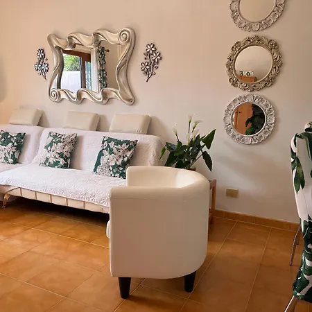 La Casita De La Piscina 아데제