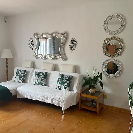 La Casita De La Piscina * 아데제