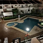 Апартаменти La Casita De La Piscina Адехе