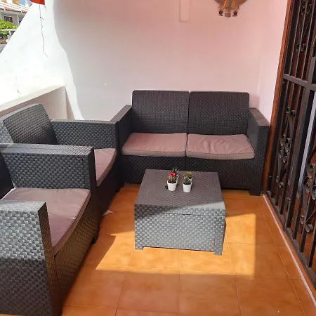La Casita De La Piscina Apartment *