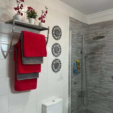La Casita De La Piscina * 아데제